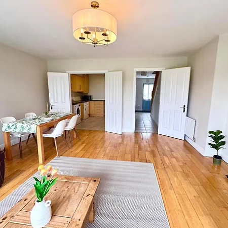 Apartamento Comfy 3bd & Airport Access *