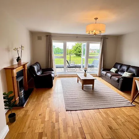 Comfy 3bd & Airport Access Διαμέρισμα