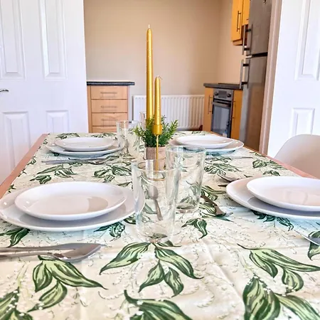 Comfy 3bd & Airport Access *